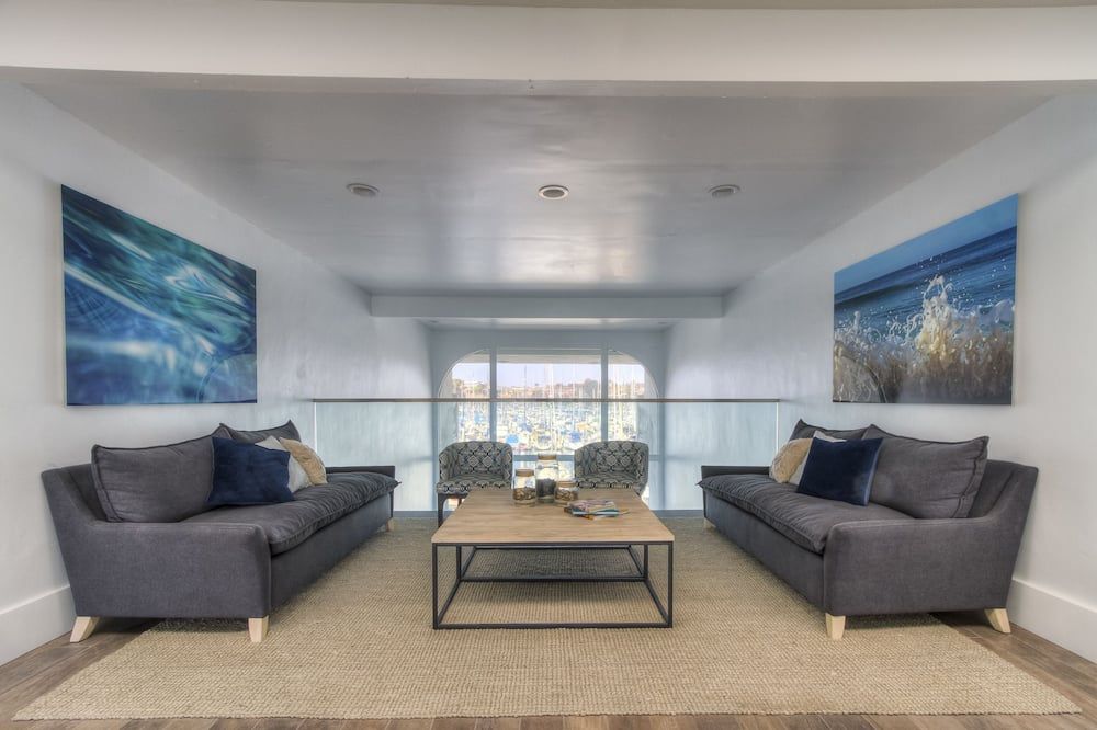 Oceanside Marina Suites - Oceanside