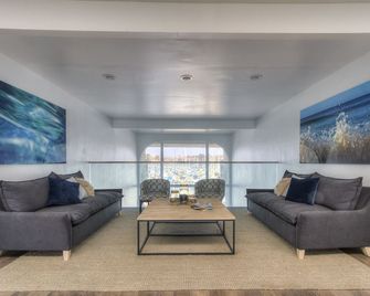 Oceanside Marina Suites - Oceanside