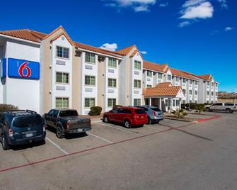 Motel 6 El Paso - Southeast - El Paso - Rakennus