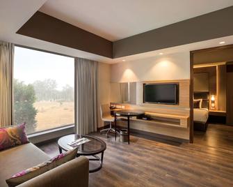 Lemon Tree Hotel Sohna Road - Gurugram - Living room