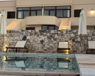 Dimora Le Ginestre Adults Only - Selva di Fasano - Piscina