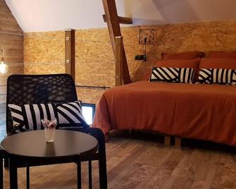 Bed and Breakfast, spa and sauna / hammam, dinners and breakfasts included. - Esquelbecq - Habitación