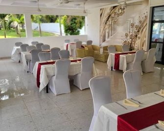 Metzy Residence Hotel - Serrekunda - Ravintola