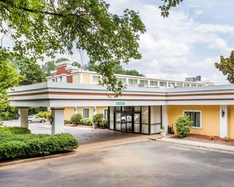 Clarion Hotel & Conference Center North Atlanta - Chamblee - Gebäude