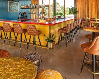 The Cabins at East Austin Hotel - Austin - Bar