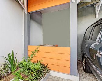 Hotel O Amole Paviliun Syariah - Cilacap - Front desk