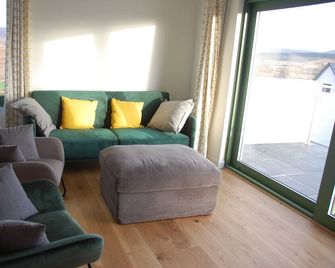 Glas Beag - Contemporary Holiday Home - Spean Bridge - Living room