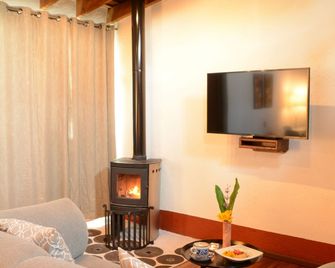 Mesón De Leyendas Breakfast & Downtown - Valle de Bravo - Sala de estar