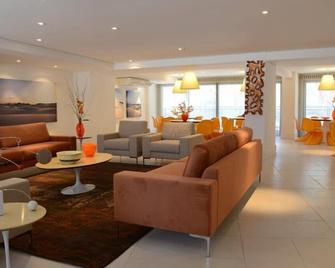 Charming apartment, amazing view. On the seafront! - Fortaleza - Lounge