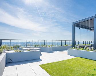 ليبرتي ون - ميلبورن - شرفة