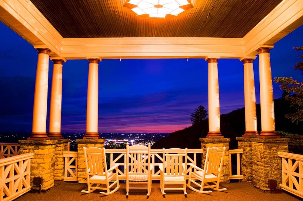 Historic Summit Inn