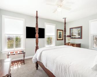 Historic 4-bedroom house in Gettysburg with AC, WiFi, walk to sites - Gettysburg - Bedroom