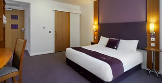 Premier Inn London Stansted Airport - Stansted - Bedroom