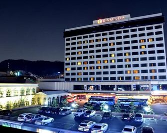 Ramada by Wyndham Songdo - Incheon - Edificio