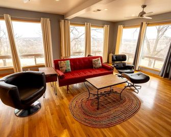 The Loft at Stardust Retreat - Coleman - Living room