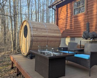 Driftland Cabin sauna, hot tub, pizza oven - Davis - Patio