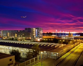 Radisson Blu Airport Hotel, Oslo Gardermoen - Gardermoen - Gebäude