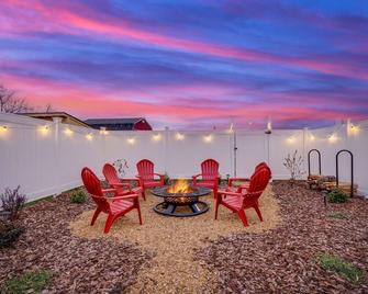\'A River Runs Near It\' beautifully updated townhouse in Elizabethton, Tennessee - Elizabethton - Patio