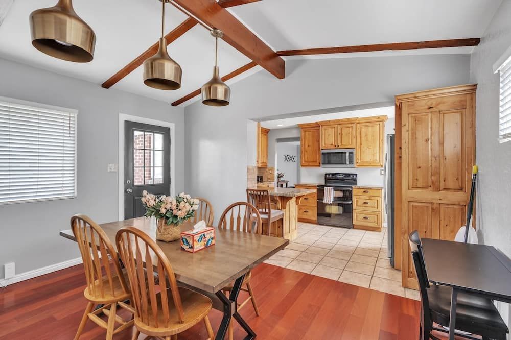 New! Sugar Run 4-Bedroom Home - Pets Allowed - סולט לייק סיטי - חדר אוכל