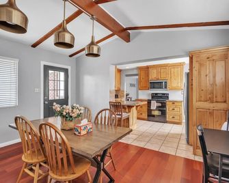 New! Sugar Run 4-Bedroom Home - Pets Allowed - סולט לייק סיטי - חדר אוכל
