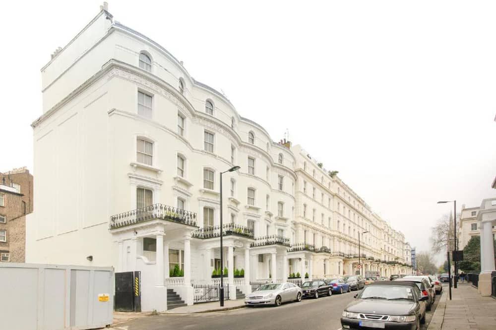 The Royale Chulan Hyde Park Hotel