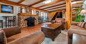 Best Western Valdez Harbor Inn - Valdez - Living room