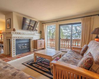 Interlaken #26 Studio condo - June Lake - Salon