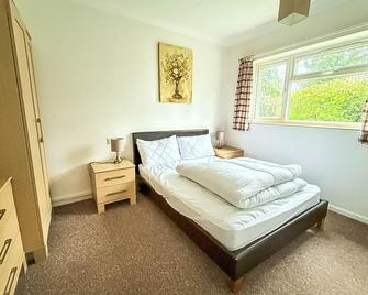 Lovely Chalet On An Excellent Holiday Park In Lowestoft Ref 12020B - Lowestoft - Bedroom
