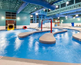 Garner Hotel Gillette South By IHG - ג'ילט - בריכה