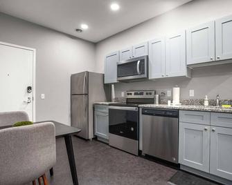 Cozysuites Modern 1br in Downtown Pitts #1 - Pittsburgh - Küche
