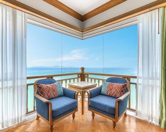 Royal Cliff Beach Hotel Pattaya - פאטאיה - מרפסת