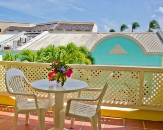 Meridian Inn - St Lawrence Gap - Balkon