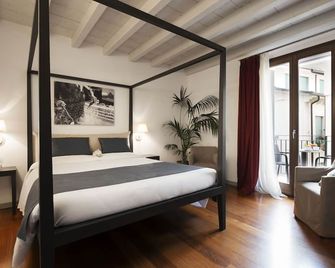 Hotel del Porto - טורי דל בנאקו - חדר שינה