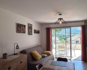 NEW 2 person apartment Embrun in quiet residence - Embrun - Wohnzimmer
