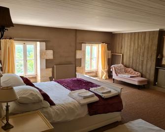 Elegant Country House with pool. A great choice for families. - Côteaux-du-Blanzacais - Habitación