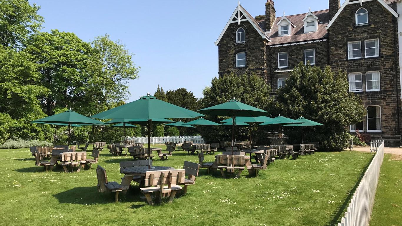 Cairn Hotel