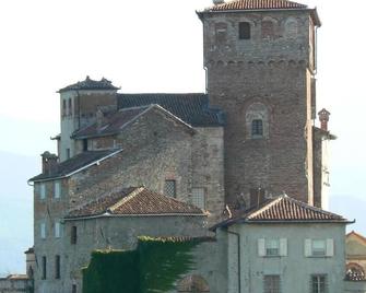 Villa Elma - Niella Tanaro - Edificio