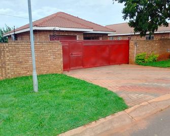 Ametis Crescent Apartment - Middelburg
