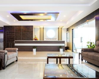 Cosmion Family Resort - Bengaluru - Lobby