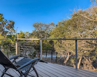 Modern 2-Bedroom Loft in Austin w Pool, Hot Tub,Fire pit,Goats,Alpacas,Chickens - Austin - Balcony