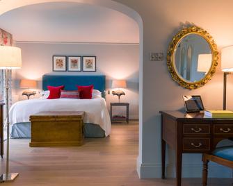 Chewton Glen Hotel - an Iconic Luxury Hotel - New Milton - Bedroom