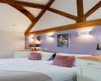 Barn in Wales with Swim Spa & Scenic Views - Aberystwyth - Bedroom