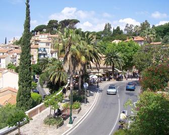 Stay in the Heart of St Tropez - Bormes-les-Mimosas