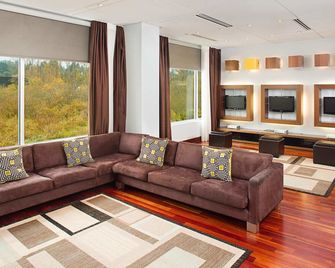 ريزيدنس إن سياتل بيليفيو/ داون تاون - بلفيو (واشنطن) - غرفة معيشة