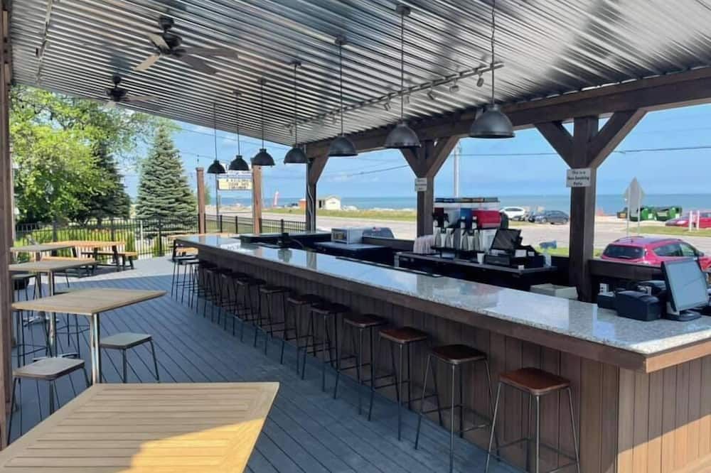 Commodore Perry Inn And Business Center - Port Clinton - Bar
