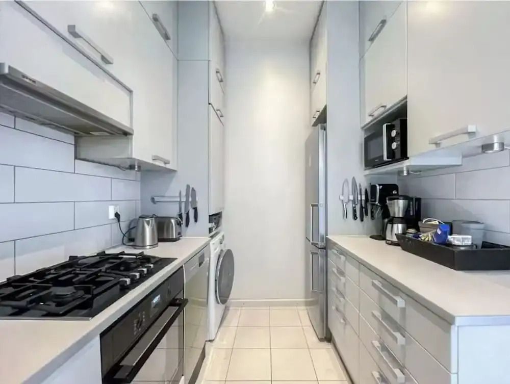 5 Room Apartment by the Esplanade Park - הלסינקי - מטבח
