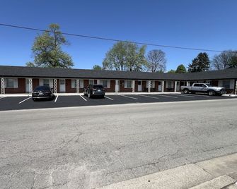Belle Beam Room-easy walk to downtown & 10mins to distilleries - Bardstown - Building