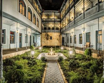 Golden Tulip Borjomi - Bordshomi - Edificio