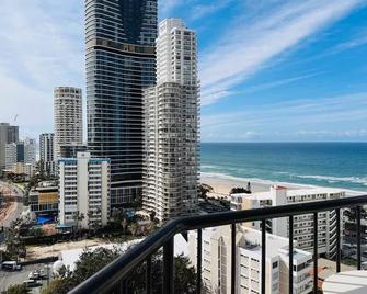 Mantra on View Surfers Paradise - Surfers Paradise - Balcony