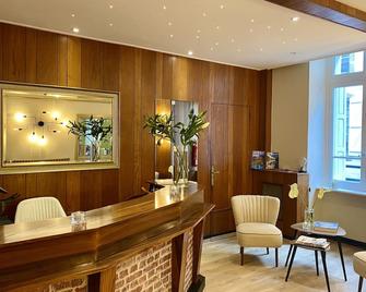 Hôtel Moderna - Cherburgo - Recepción